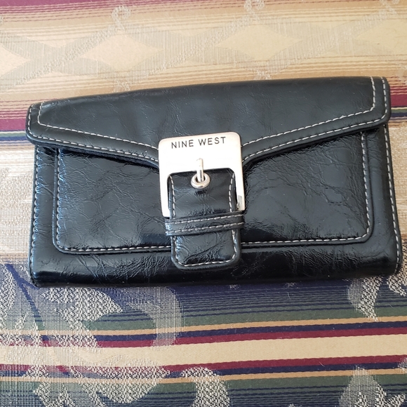 nine west ladies wallets